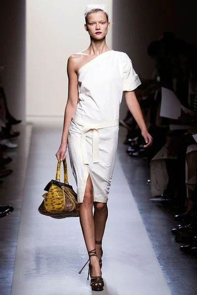 Look 11